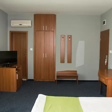 Хотел арена 3*