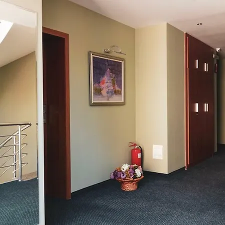 Хотел арена 3*